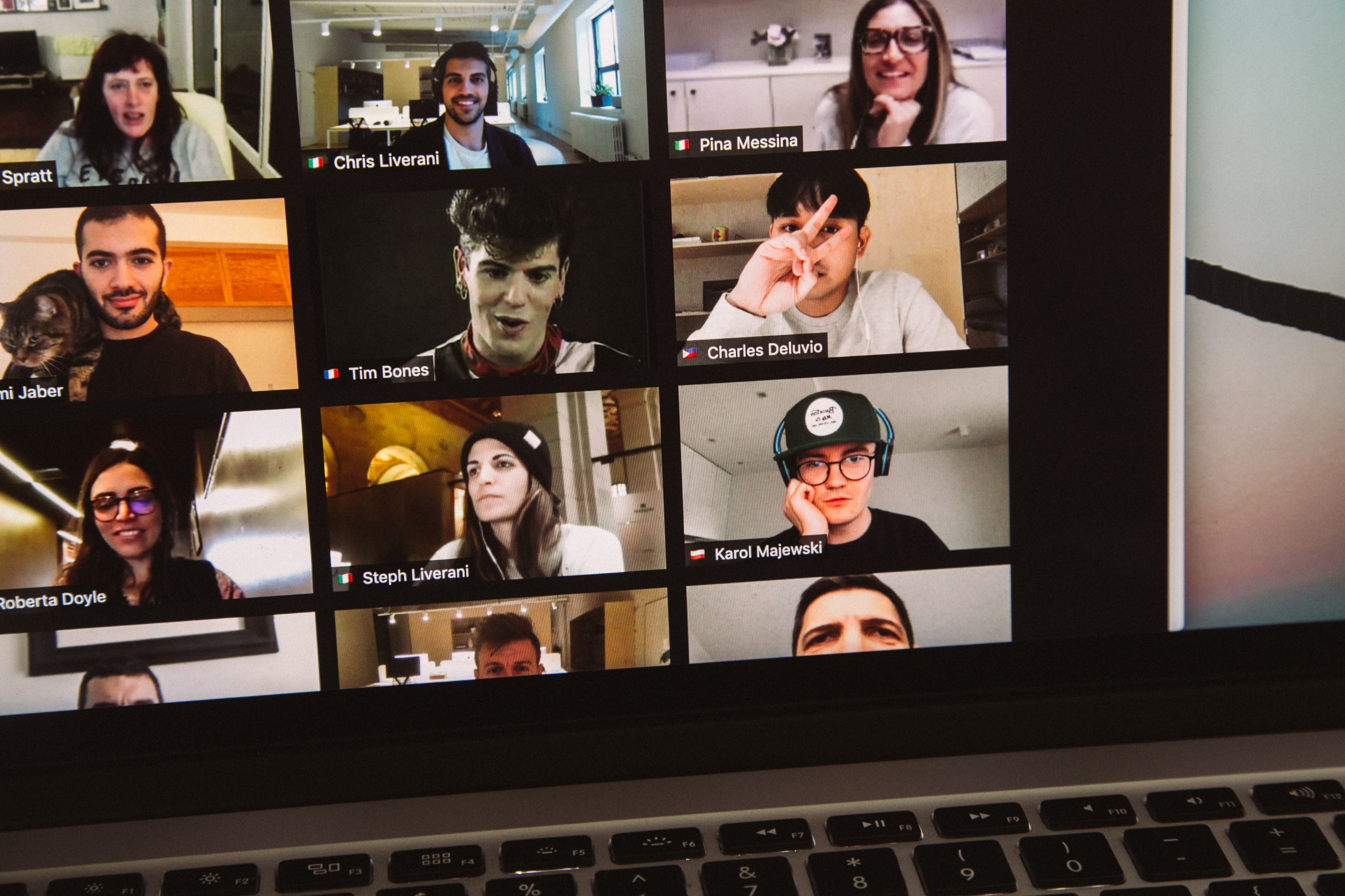 WFH ZOOM charles deluvio bXqOMf5tvDk unsplash